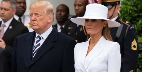Ekspert mener å ha svaret på Melanias «iskalde» oppførsel